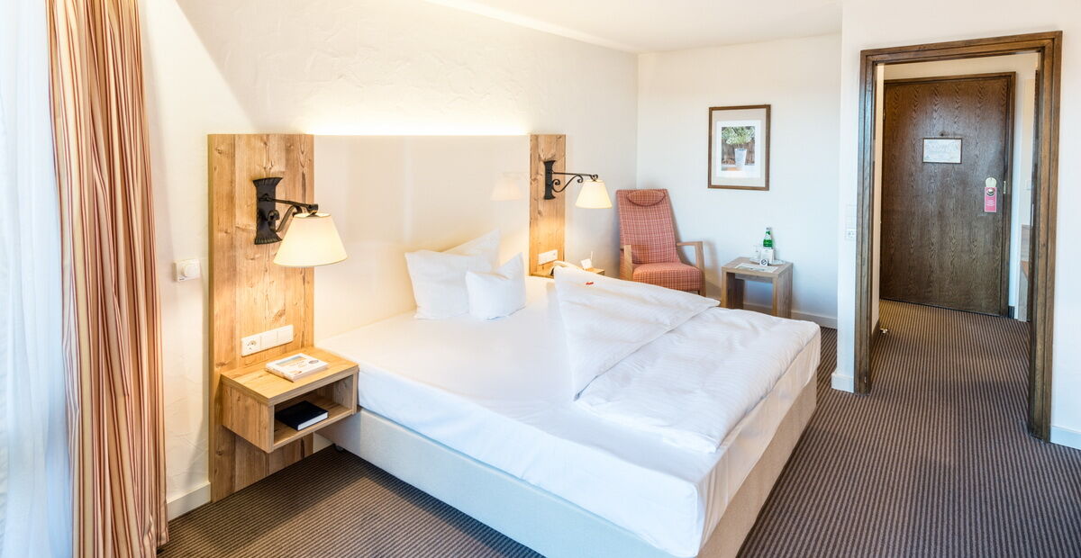 Hotel Vier Jahreszeiten Am Шлухзее Екстериор снимка